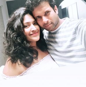 Meet your Posher, Indunil